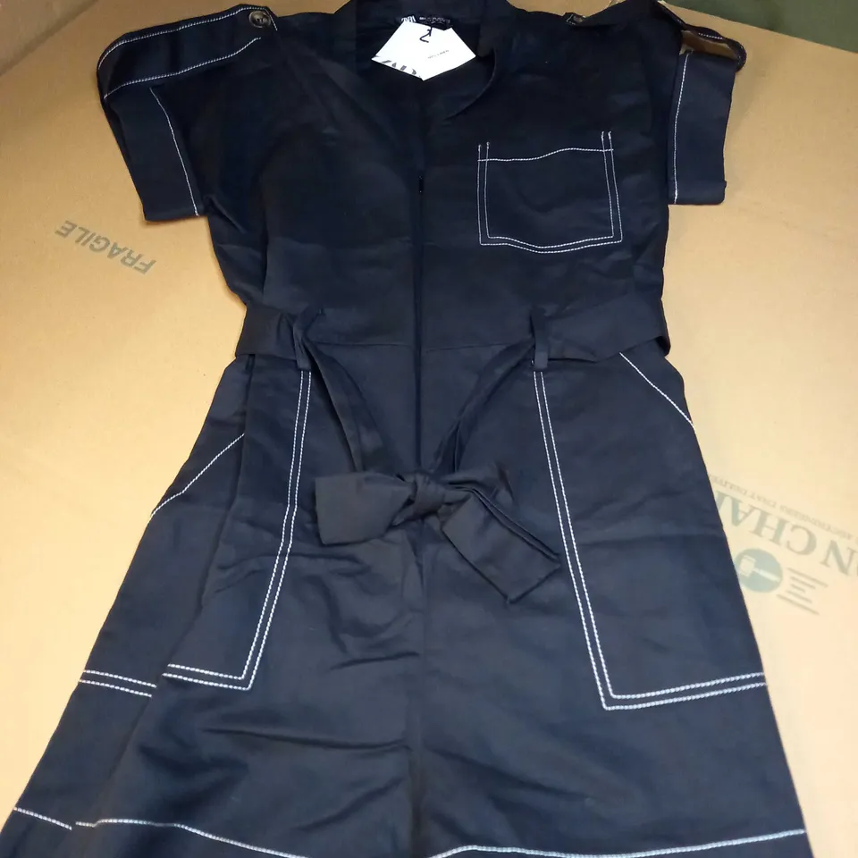 ZARA SHORT SLEEVED DUNGAREE DRESS IN BLACK - XS