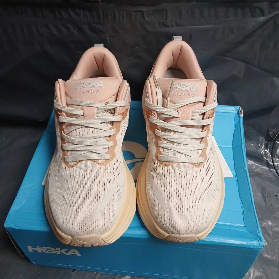 HOKA BONDI 8 RUNNING SHOES – MEN'S, UK 7, PINK/BEIGE