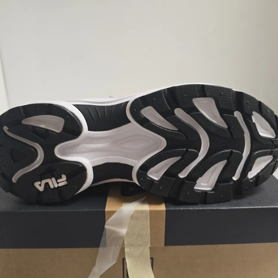 BOXED PAIR OF FILA HEROIC II WOMEN'S SNEAKERS – WHITE/TAUPE GREY, UK 3.5