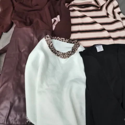 APPROXIMATELY 20 ASSORTED CLOTHING ITEMS IN VARIOUS SIZES, STYLES & COLOURS TO INCLUDE BRANDS SUCH AS NINA LEONARD, KIM&CO, CUDDL DUDDS, ETC - COLLECTION ONLY