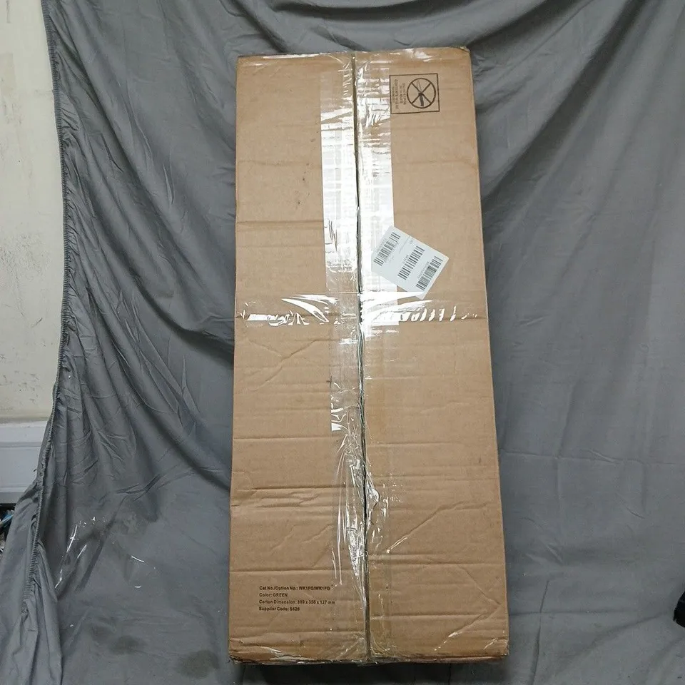 APPLE AND BERRY 9FT GARLAND