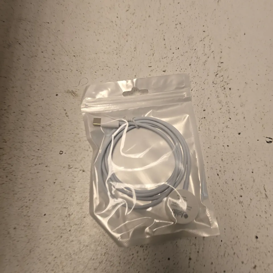 BOX OF APPROXIMATELY 40 ASHLEY SMART WATCH CHARGER IWCT-A01 – 5W, USB POWER CABLE INCLUDED