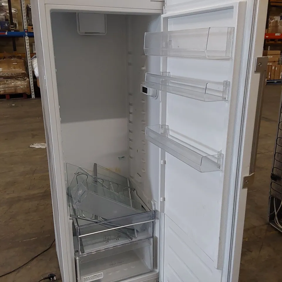 HOTPOINT UPRIGHT FRIDGE IN WHITE 