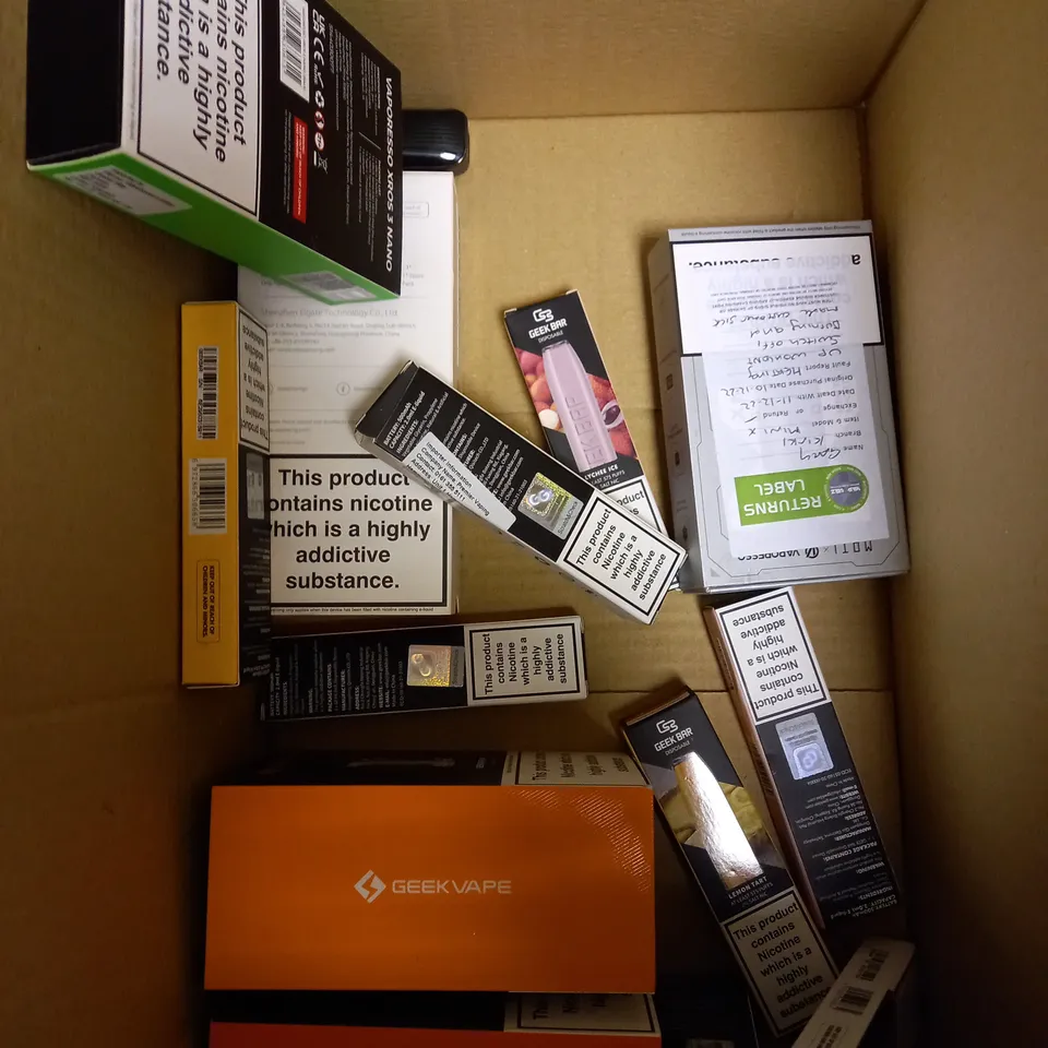 BOX OF APPROXIMATELY 20 ASSORTED VAPING KITS & DISPOSABLE VAPES IN VARIOUS FLAVOURS & BRANDS TO INCLUDE GEEK VAPE, VOO-POO, ASPIRE ETC 