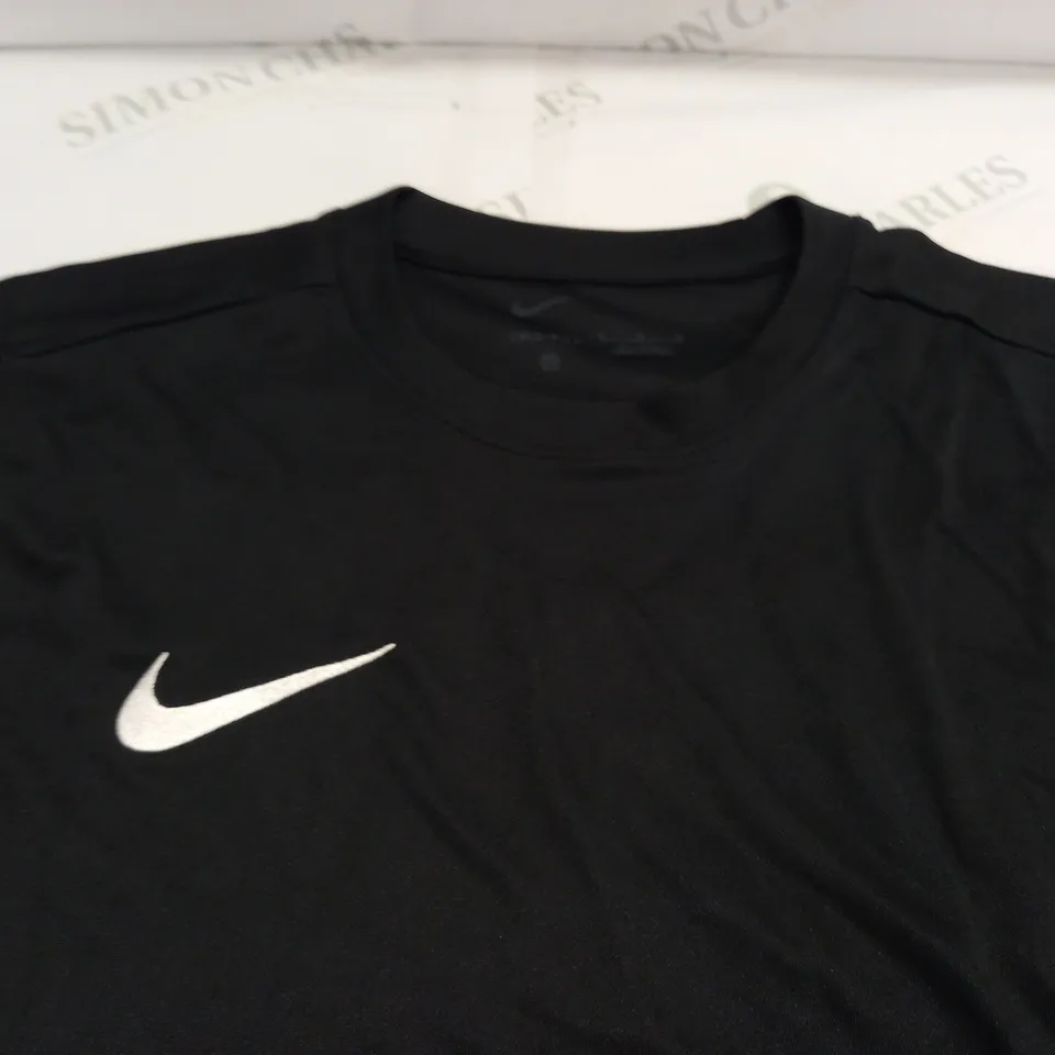 NIKE DRI-FIT BLACK T-SHIRT - M