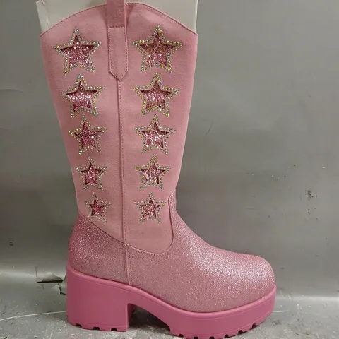 BOXED PAIR OF KOI PASTEL SUPERNOVA CHUNKY WESTERN BOOTS IN PINK SIZE UK 7