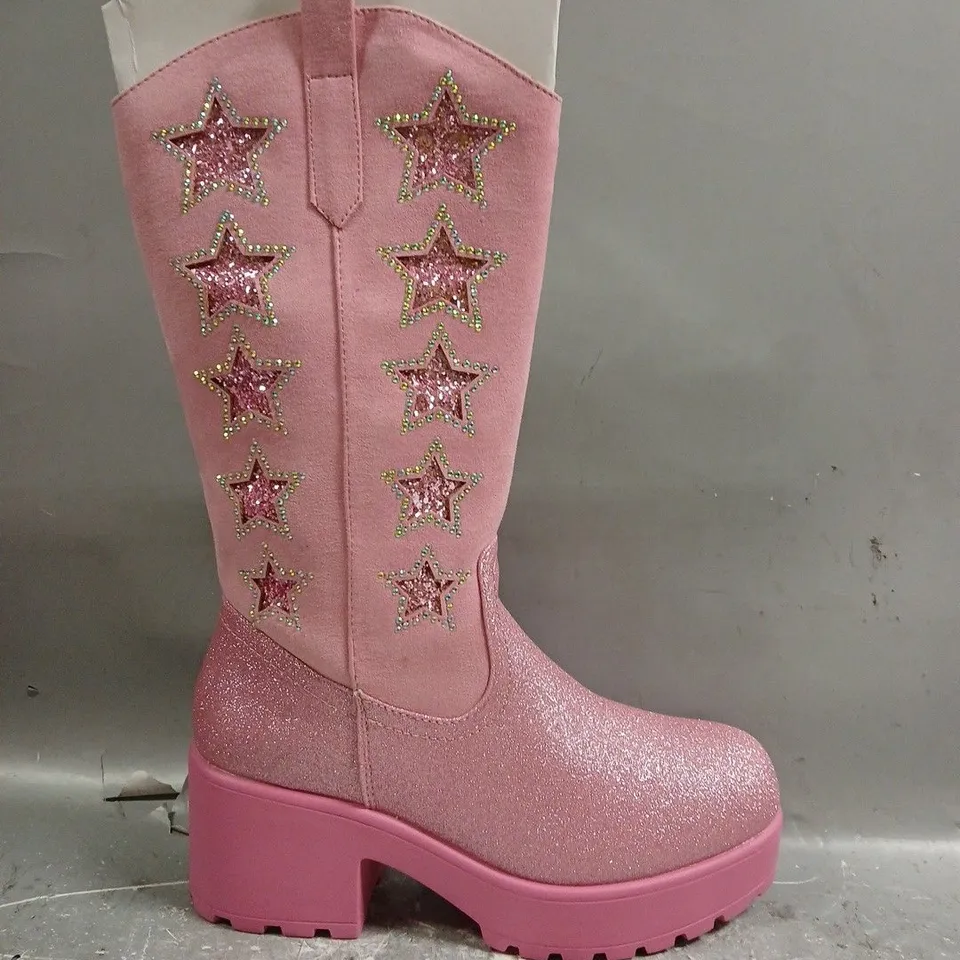 BOXED PAIR OF KOI PASTEL SUPERNOVA CHUNKY WESTERN BOOTS IN PINK SIZE UK 7