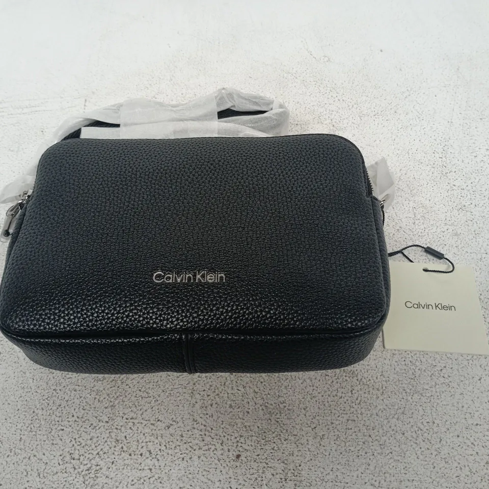 CALVIN KLEIN LEATHER CAMERA BAG
