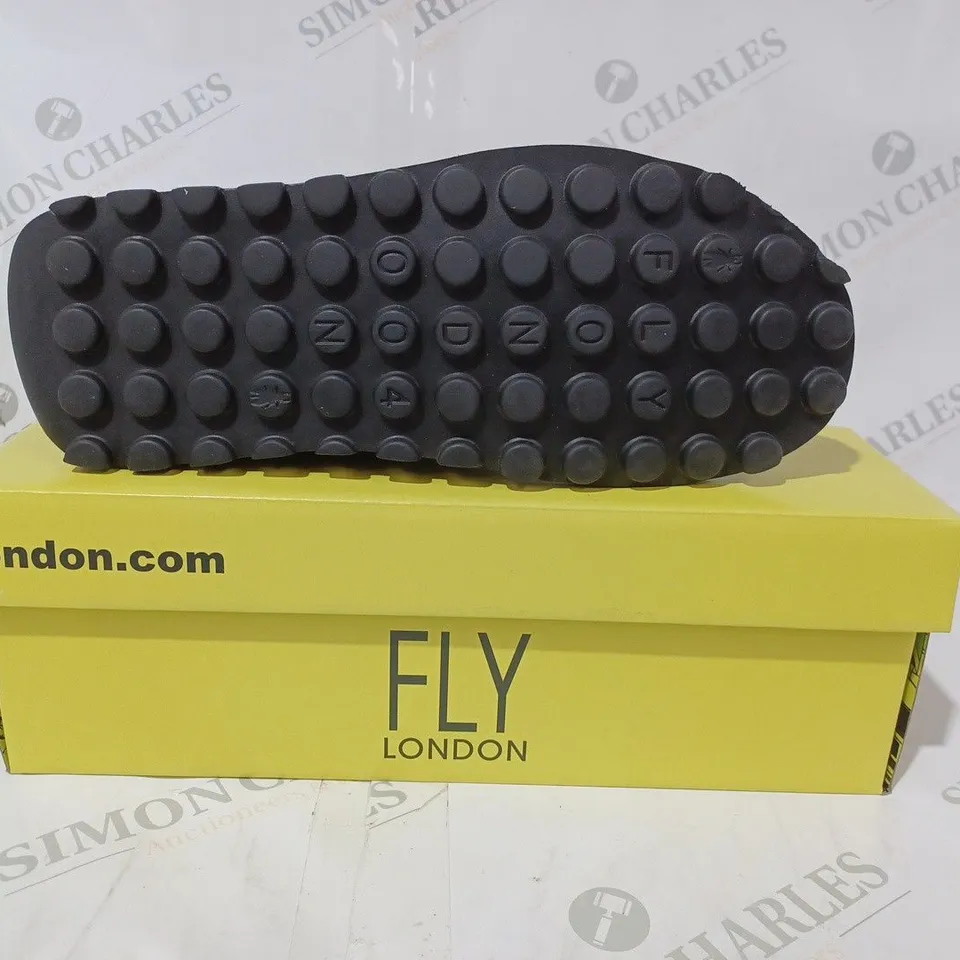 BOXED PAIR OF FLY LONDON SIDE-ZIP ANKLE BOOT SIN BROWN UK SIZE 9