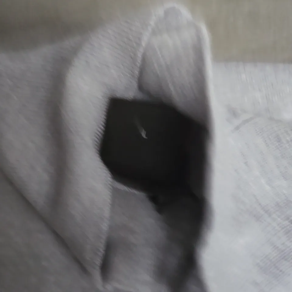 HUGO BOSS SUPERFINE MERINO SLEEVELESS KNIT TOP – GREY - LARGE