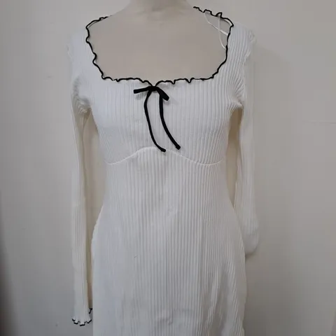 DIVIDED TOP DRESS EU SIZE LARGE