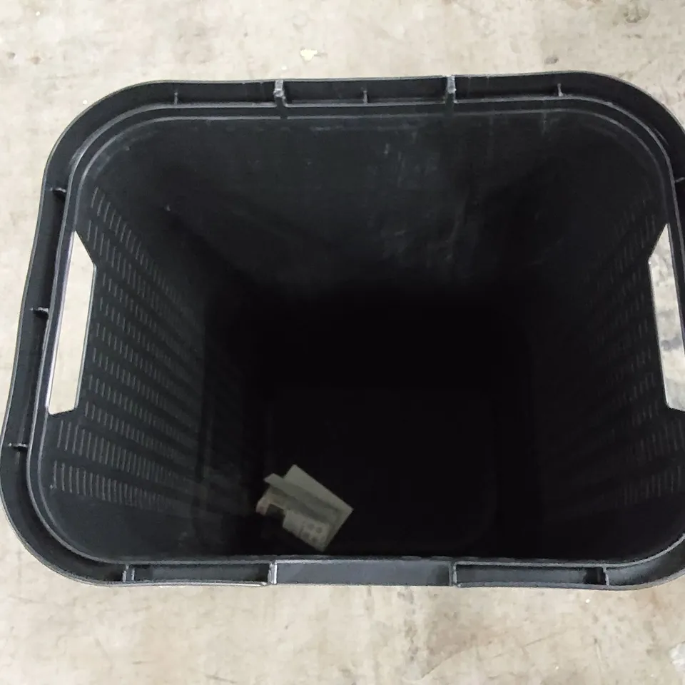 PLASTIC LAUNDRY BIN WITH HANDLES 