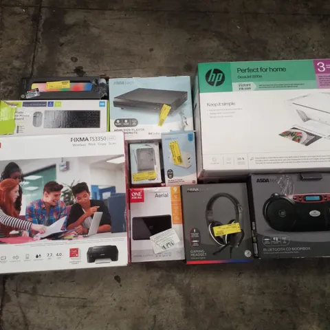 PALLET CONTAINING ASSORTED ELECTRICAL RETURNS INCLUDING HP DESKJET2810E PRINTER, GAMING HEADSET, AERIAL, HDMI DVD PLAYER WITH REMOTE, LIGHT BAR & BLUETOOTH CD BOOMBOX 