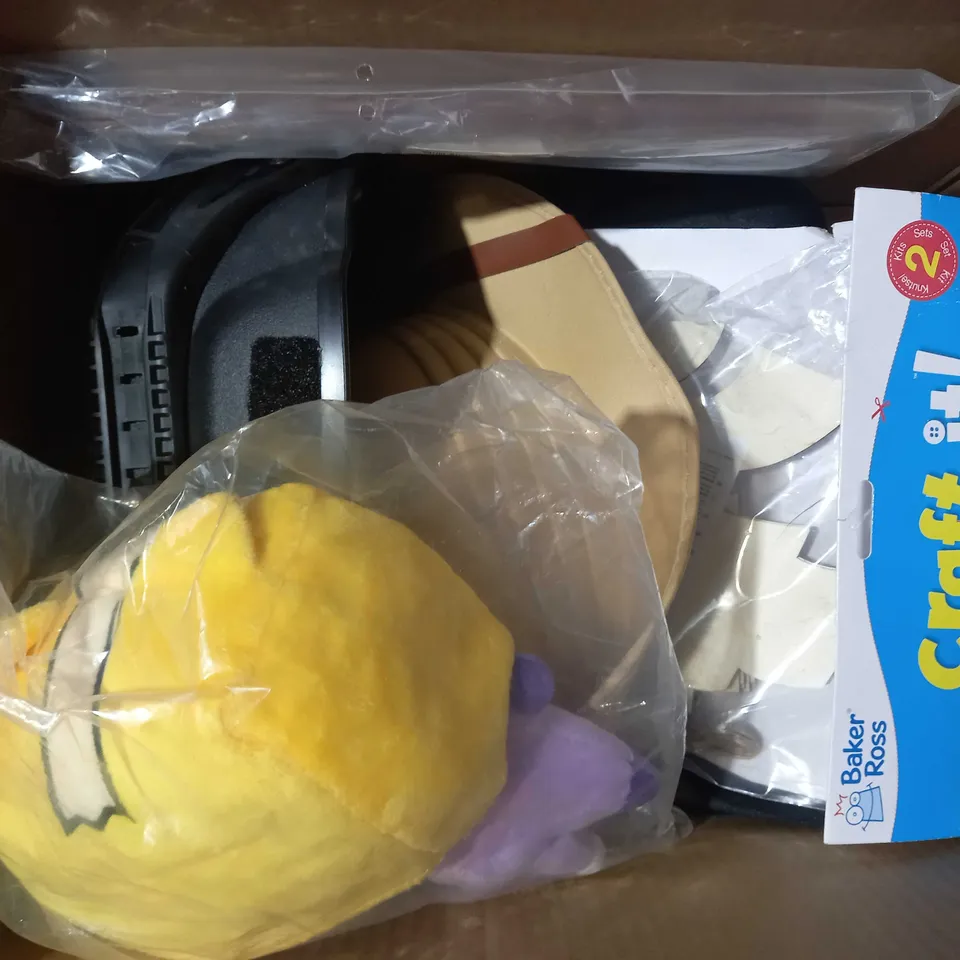 BOX OF APPROXIMATELY 10 ASSORTED TOYS AND GAMES TO INCLUDE DAZZLING DRAGON, LAMAZE FREDDIE THE FIREFLY, JAKKS INCREDIBLES 2 POLICE CAR, ETC