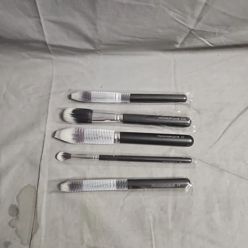 FRANKIEBRUSH LOT OF 5 ASSORTED MAKEUP BRUSHES INCLUDING - F12, F10, F7, F15, F9