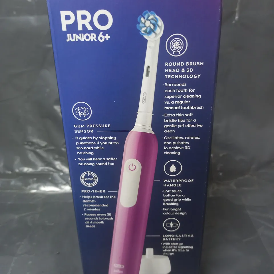 BOXED AND SEALED ORAL B PRO JUNIOR 6+ ELECTRIC TOOTHBRUSH
