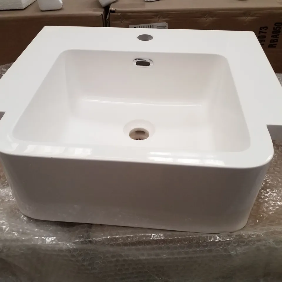 BOXED BRAND NEW VELDEAU ARNO 500M SEMI-RECESSED CAST BASIN - WHITE - 590×520×240MM