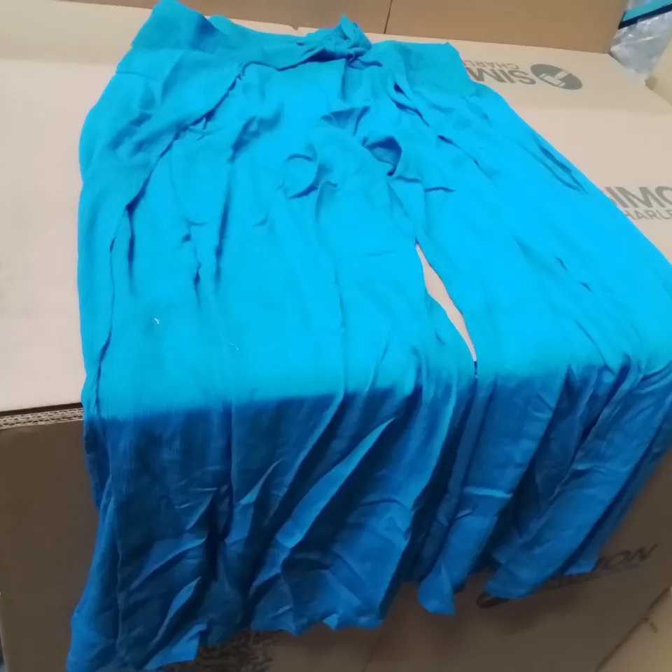 BOXED BRAND NEW APPROXIMATELY 18 JD WILLIAMS WIDE WRAP TROUSERS TURQUOISE SIZE 18