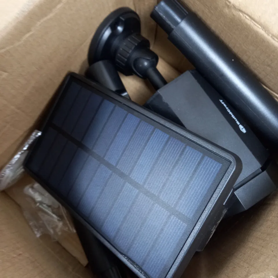 BUILDCRAFT SET OF 2 SOLAR SENSOR LIGHTS WITH STAKES