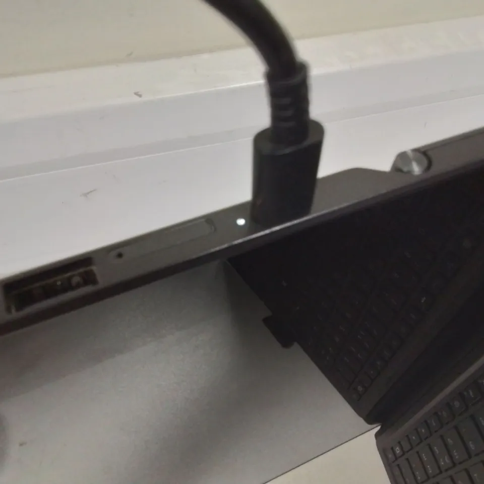 UNBOXED HP PRO X2 612 G2 INTEL CORE M3 TABLET WITH KEYBOARD