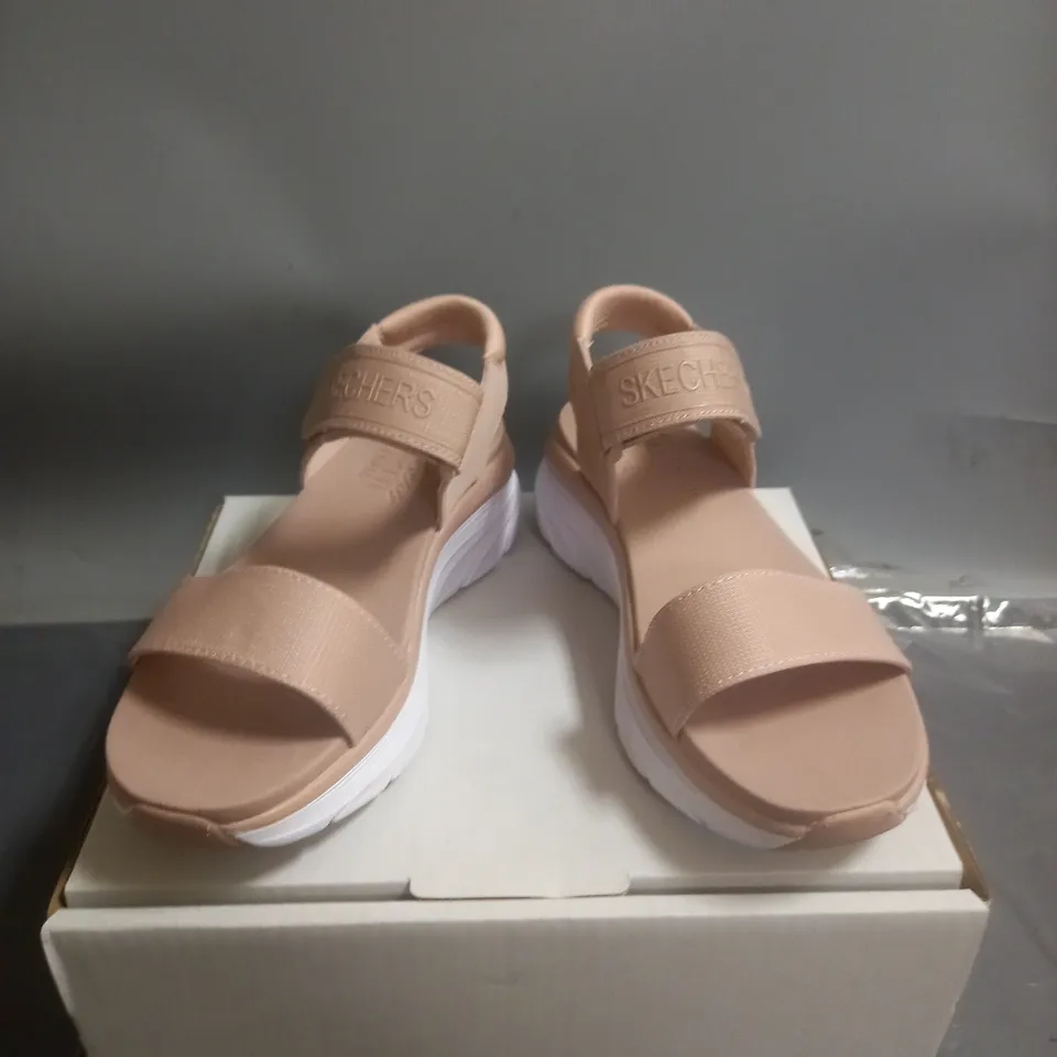 SKECHERS D'LUX WALKER WEDGE SANDALS PINK SIZE 5