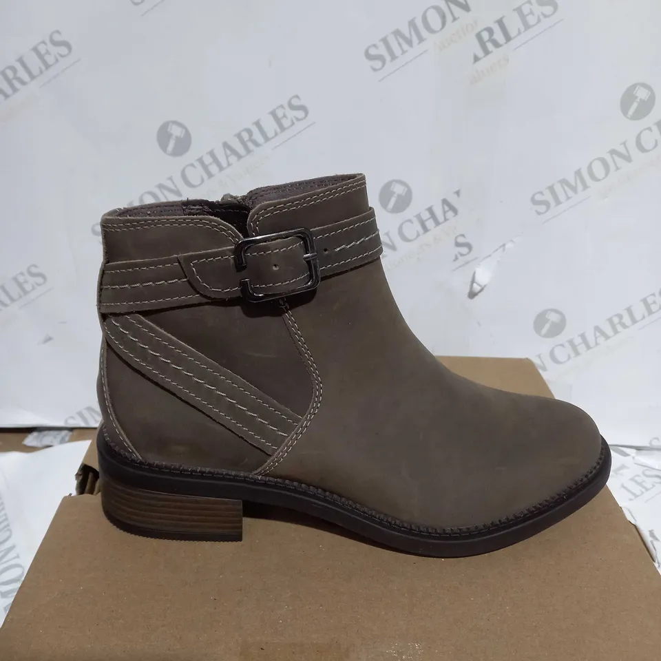 CLANKS MAYE ANKLE BOOT SIZE 5 BROWN LEATHER 
