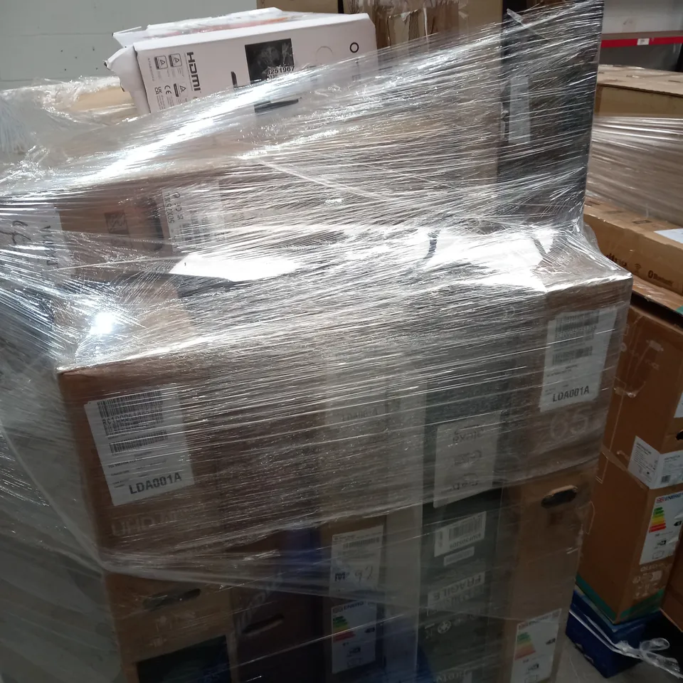 PALLET OF APPROXIMATLY 9 ASSORTED TELEVISIONS & MONITORS - COLLECTION ONLY