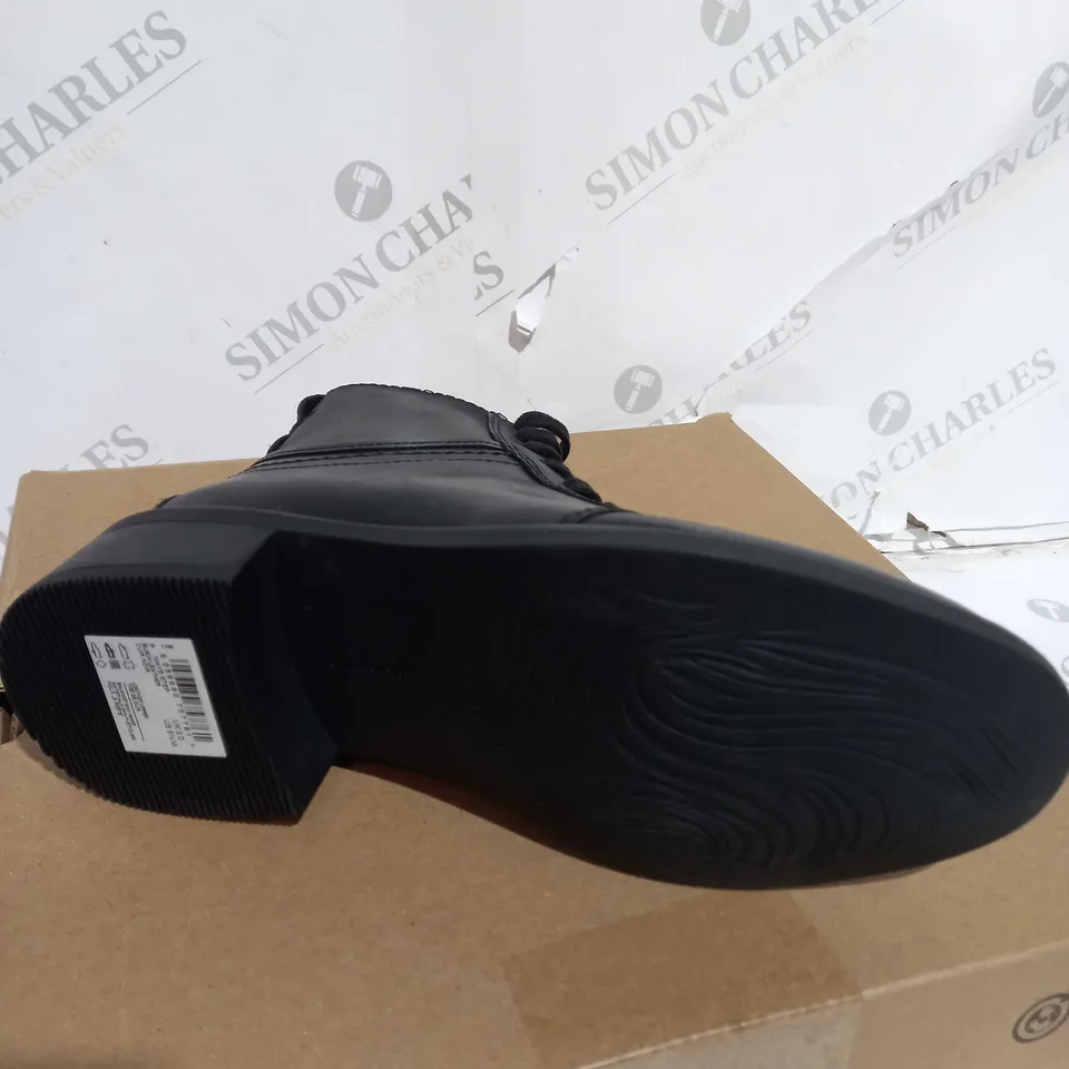 BOXED PAIR OF CLARKS BOOTS - UK SIZE 3