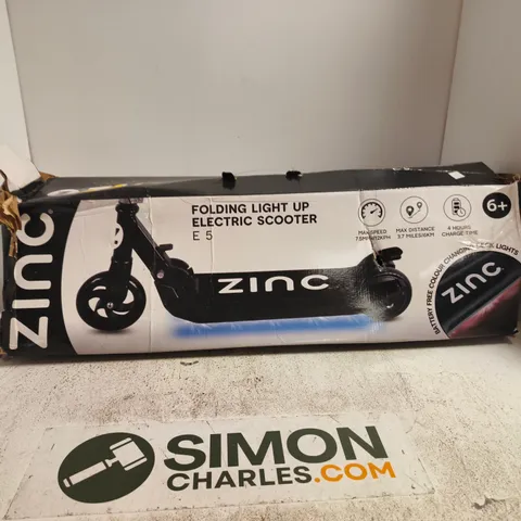 ZINC FOLDING LIGHT UP ELECTRIC SCOOTER – BOXED (TOY)