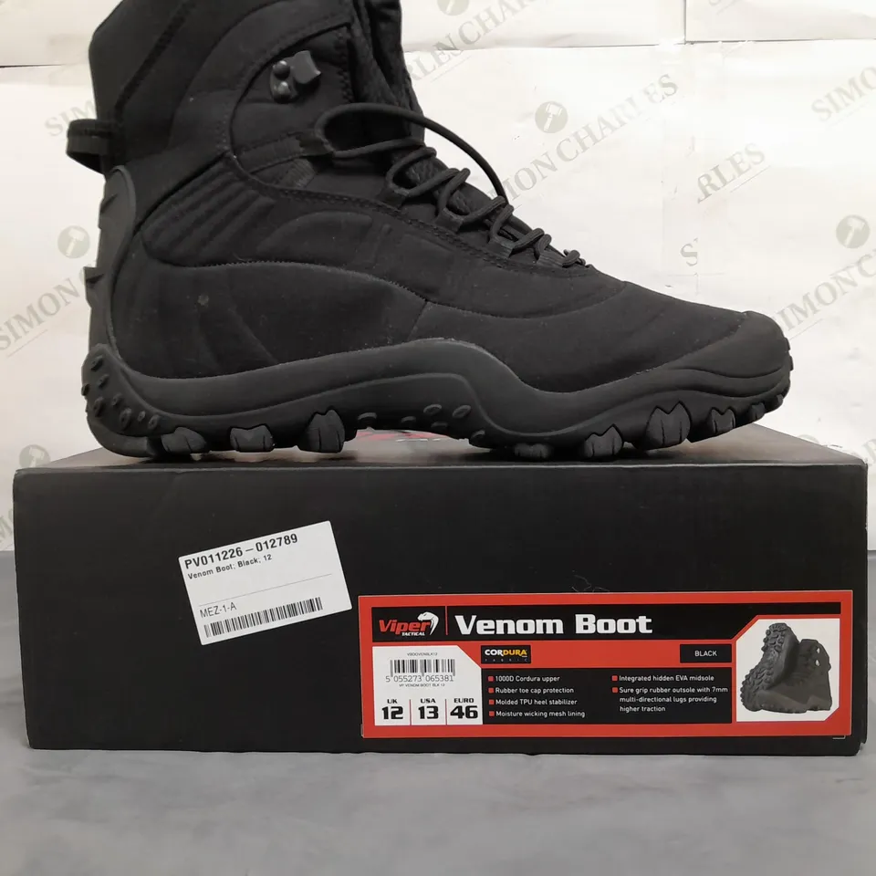 BOXED PAIR OF VIPER TACTICAL VENOM BOOTS IN BLACK UK SIZE 12