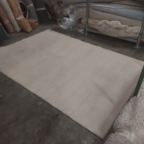 QUALITY DESIGNER FLUFFY RUG - APPROXIMATELY 288 x 200cm