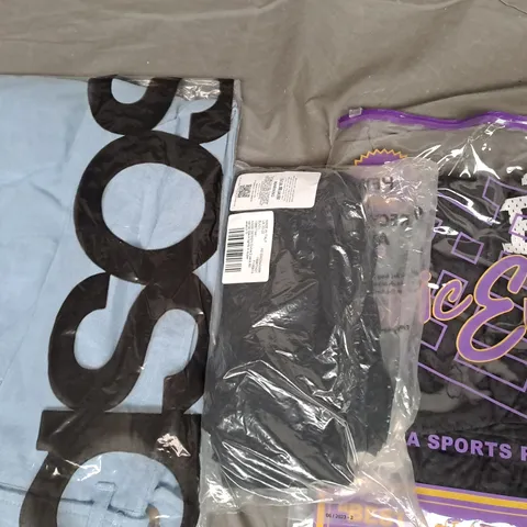 BOX OF APROX 20 ASSORTED CLOTHING AND ITEMS IN VARIOUS COLOURS STYLES AND SIZES - COLLECTION ONLY