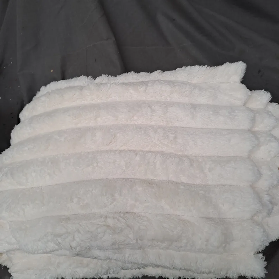 LARGE SOFT FLEECE BLANKET - CREAM - 180CM X 200CM