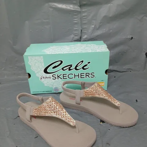 BOXED PAIR OF SKECHERS CALI YOGA FOAM SANDALS BRONZE UK 7