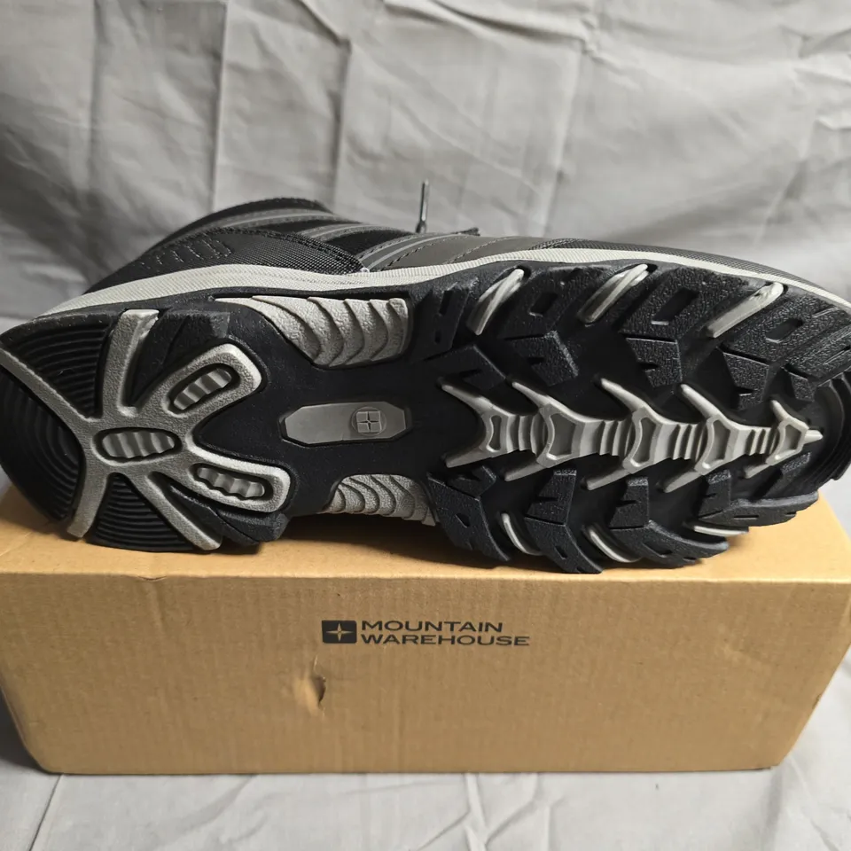 BOXED PAIR OF MOUNTAIN WAREHOUSE OSCAR 2 KIDS WALKING BOOTS - UK SIZE 5