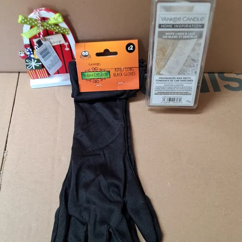 BOX OF APPROXIMATELY 22 ASSORTED ITEMS TO INCLUDE - HORROR EMPORIUM LONG BLACK GLOVES,  YANKEE CANDLE WHITE LINEN & LACE , ELVES WORKSHOP DECORATION 