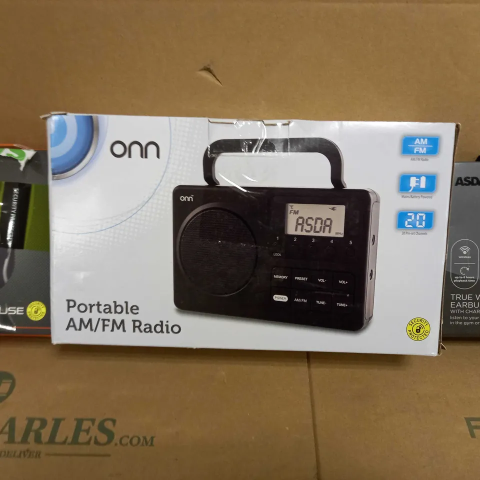 BOX OF APPROXIMATELY 20 ASSORTED ELECTRICAL ITEMS TO INCLUDE BLACKWEB WIRELESS MOUSE, ONN PORTABLE AM/FM RADIO, ASDA TECH TRUE WIRELESS EARBUDS, ETC
