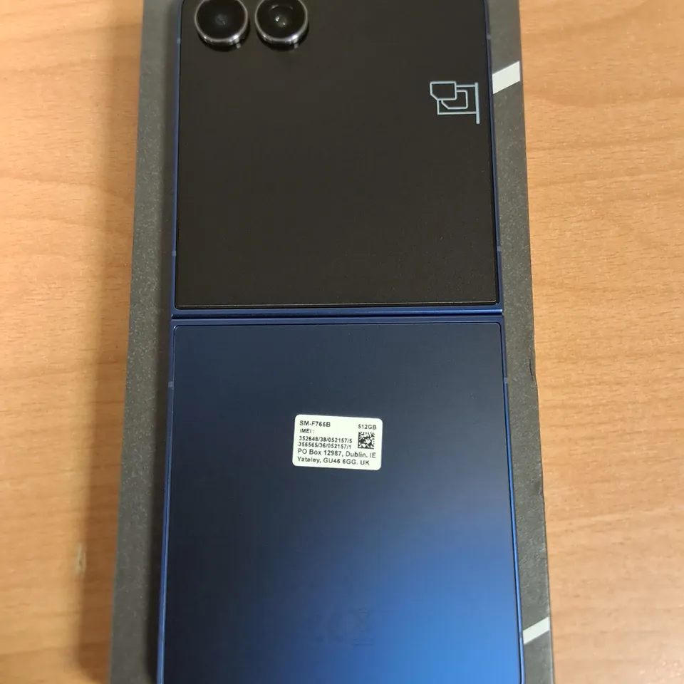 BOXED SAMSUNG GALAXY Z FLIP7 12GB/512GB IN BLUE SHADOW - SM-F766B