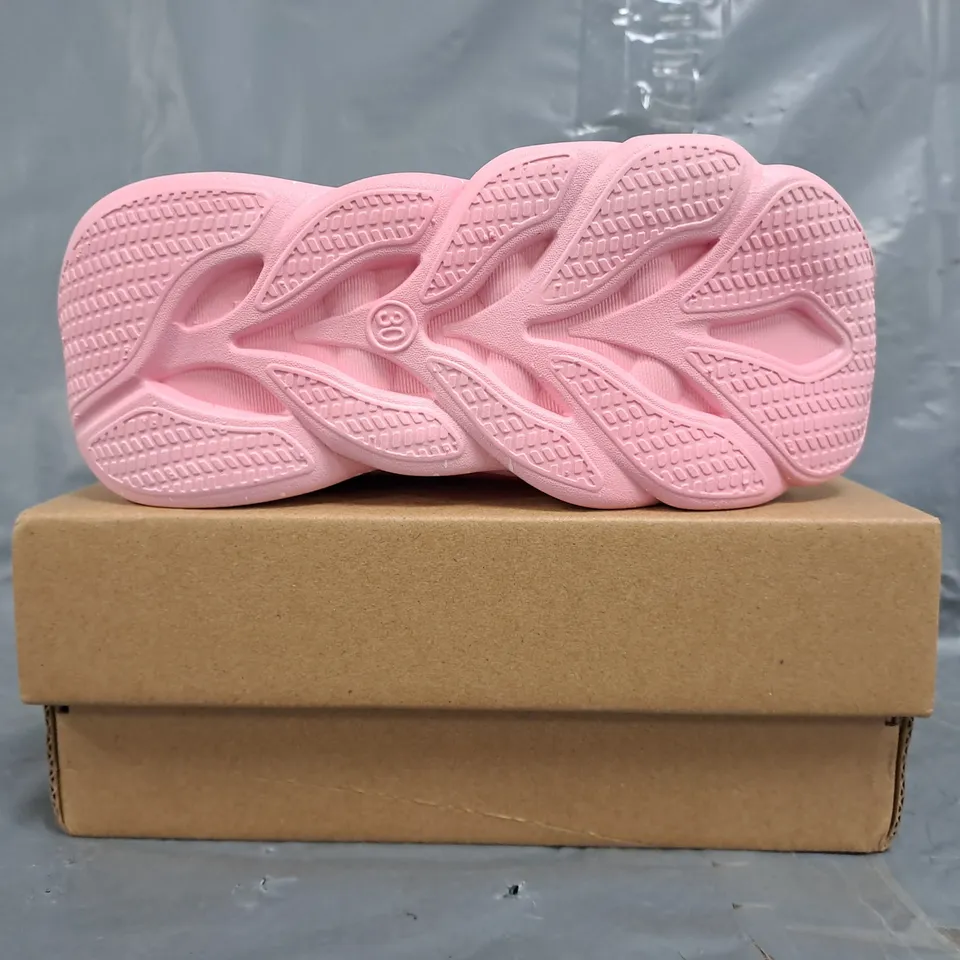 BOXED PAIR OF UNBRANDED KID'S LIGHT UP SHOES IN PASTEL MULTICOLOUR SIZE EU 30 W. STICKER PACK