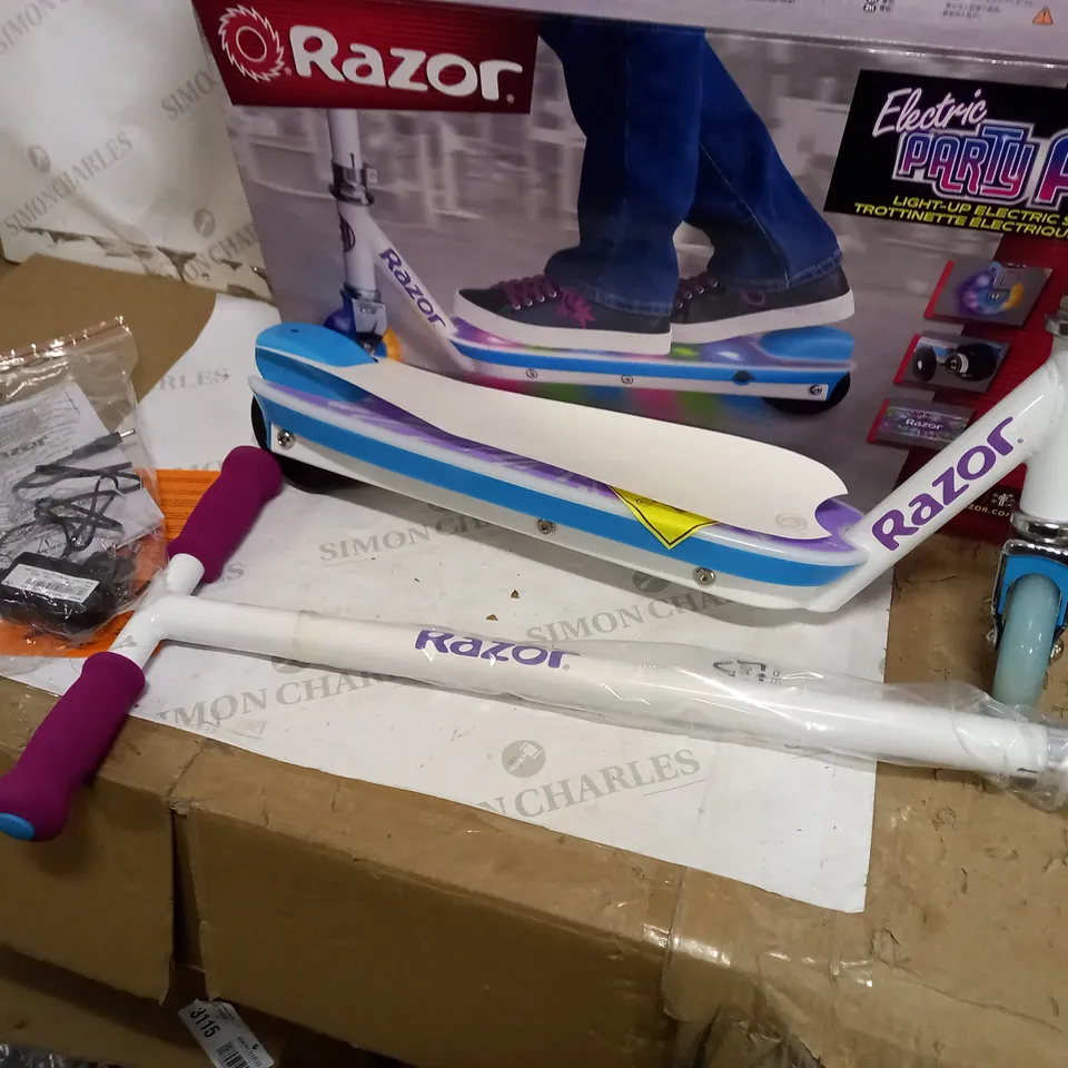 RAZOR ELECTRIC PARTY POP ELECTRIC SCOOTER RRP £199.99