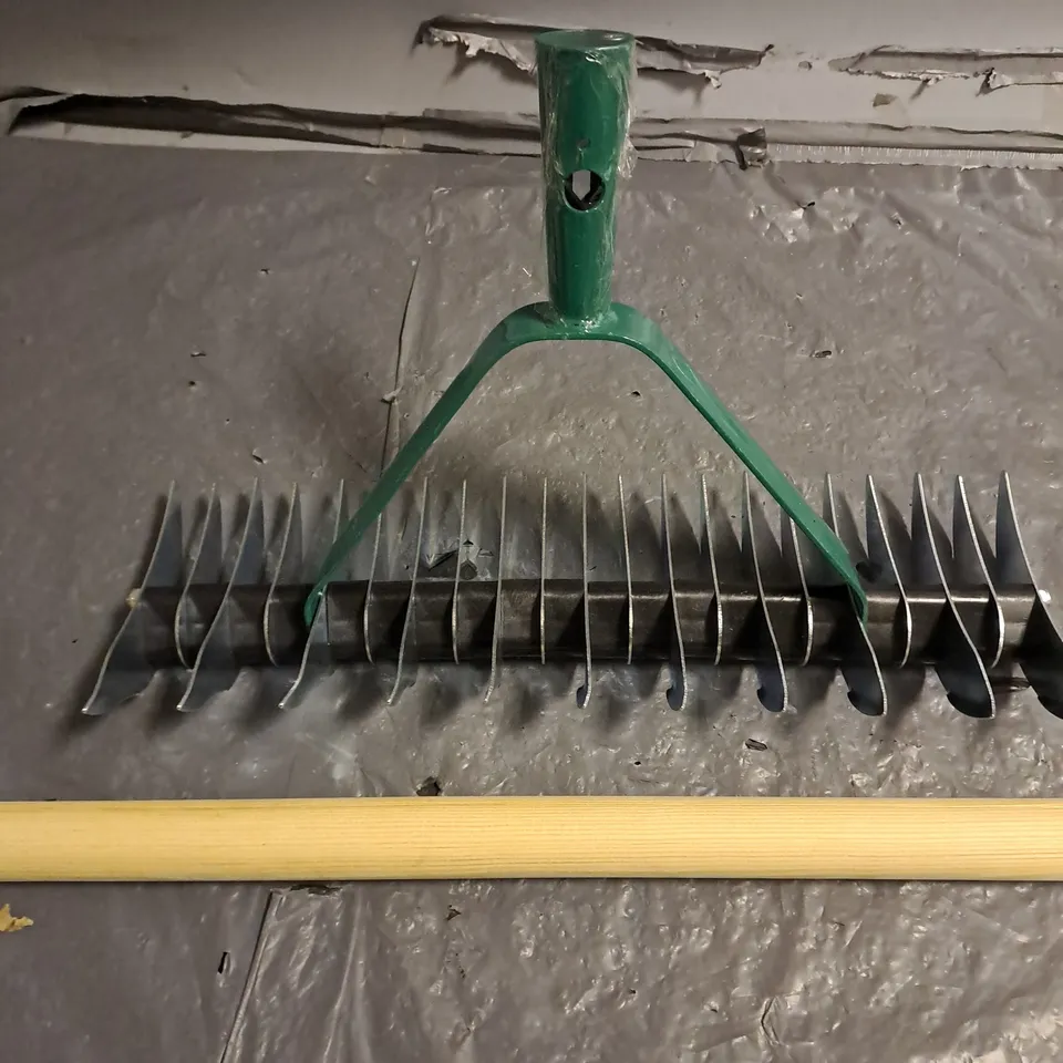 LOT OF 6 GARDEN SOIL RAKES