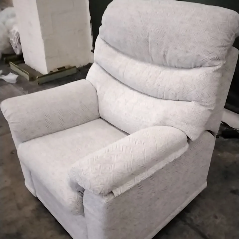 QUALITY BRITISH DESIGNED & MANUFACTURED G PLAN MALVERN POWER RECLINER CHAIR NEBULAR PEBBLE FABRIC