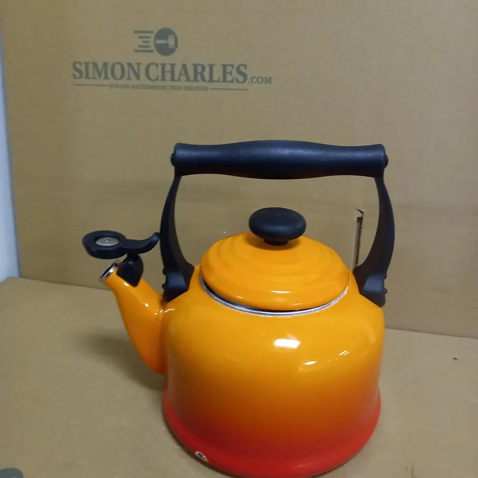 LE CREUSET STOVE KETTLE 2.1L