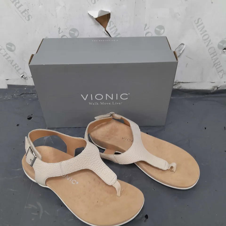BOXED PAIR OF VIONIC WHITE SANDALS IN SIZE 6