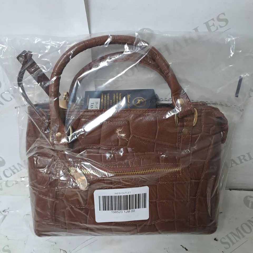 ASHWOOD HANDBAG IN BROWN 