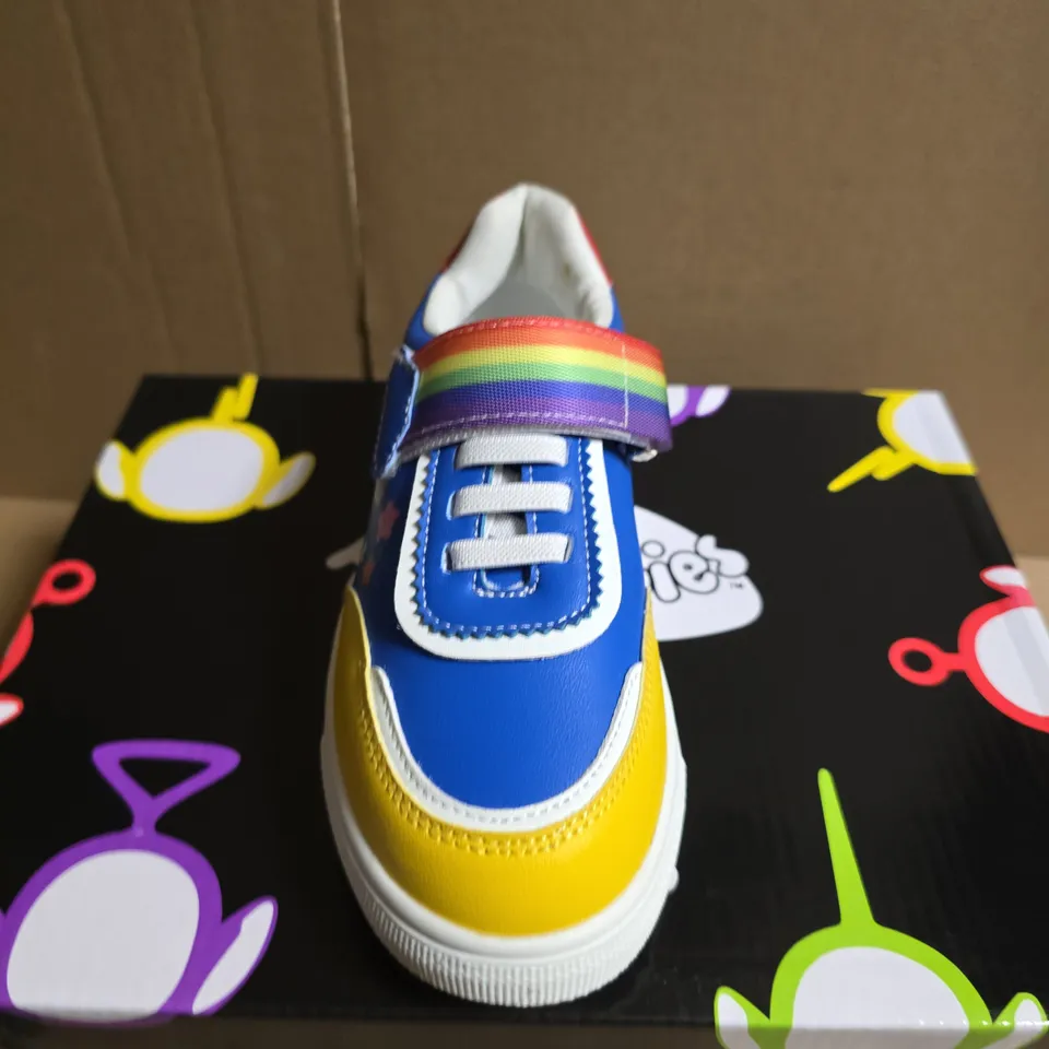 BOXED PAIR OF KOI TELETUBBYLAND KIDZ TRAINERS - MULTI (UK 10)