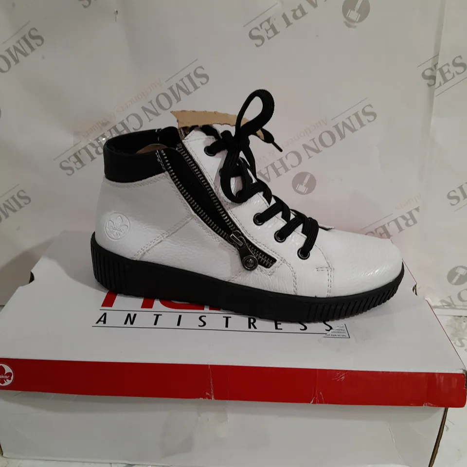 RIEKER HIGH TOP TRAINER CUFF IN WHITE SIZE 5 - BOXED 