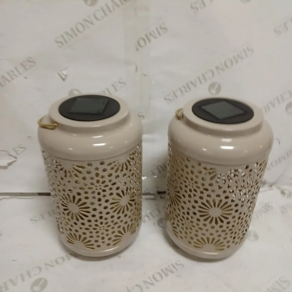 GARDEN REFLECTIONS SET OF 2 PATTERNED SOLAR LANTERNS, FLOWER