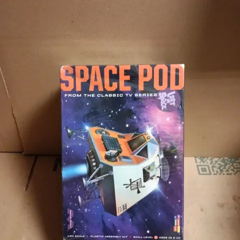 SPACE POD MODEL KIT – FROM THE CLASSIC TV SERIES LOST IN SPACE 