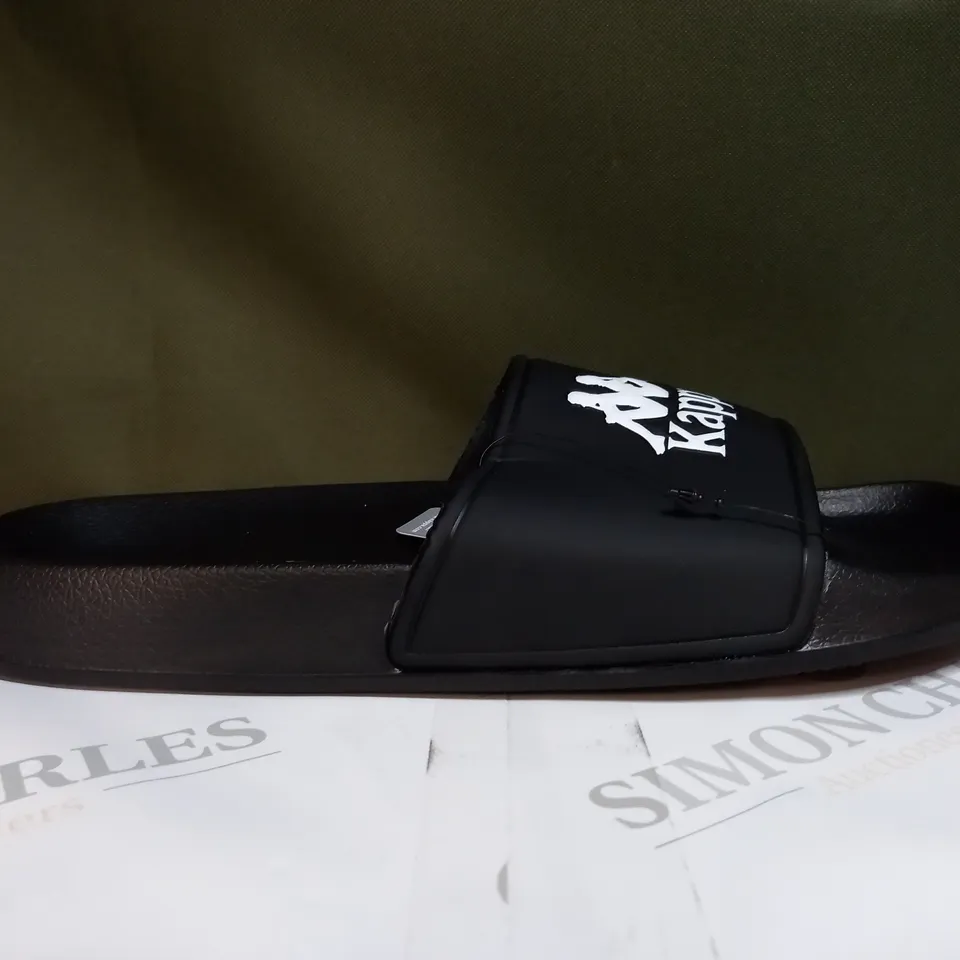 KAPPA AUTHENTIC SLIDERS IN BLACK - 11